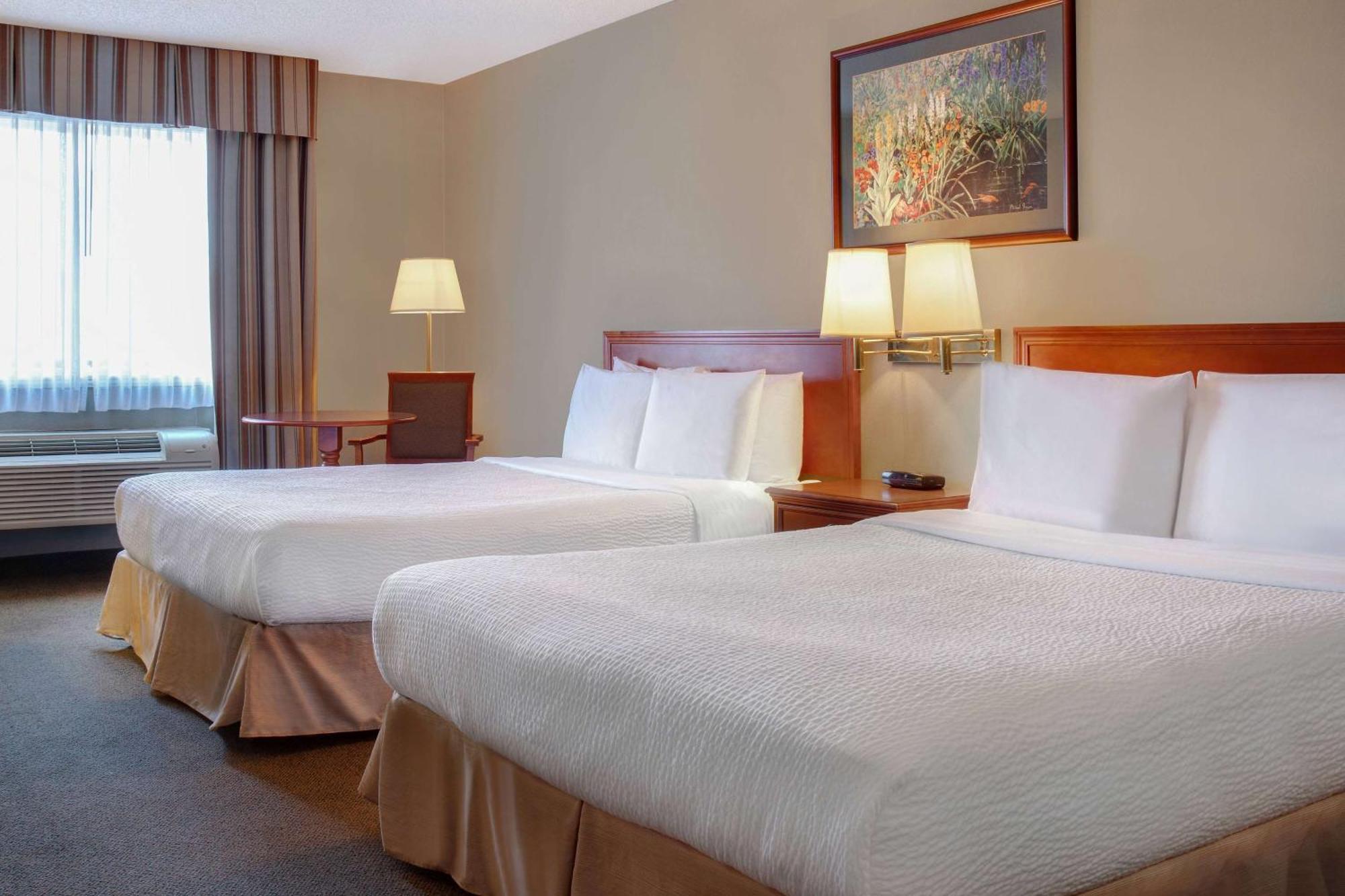 Days Inn By Wyndham ไวท์คอร์ท ภายนอก รูปภาพ