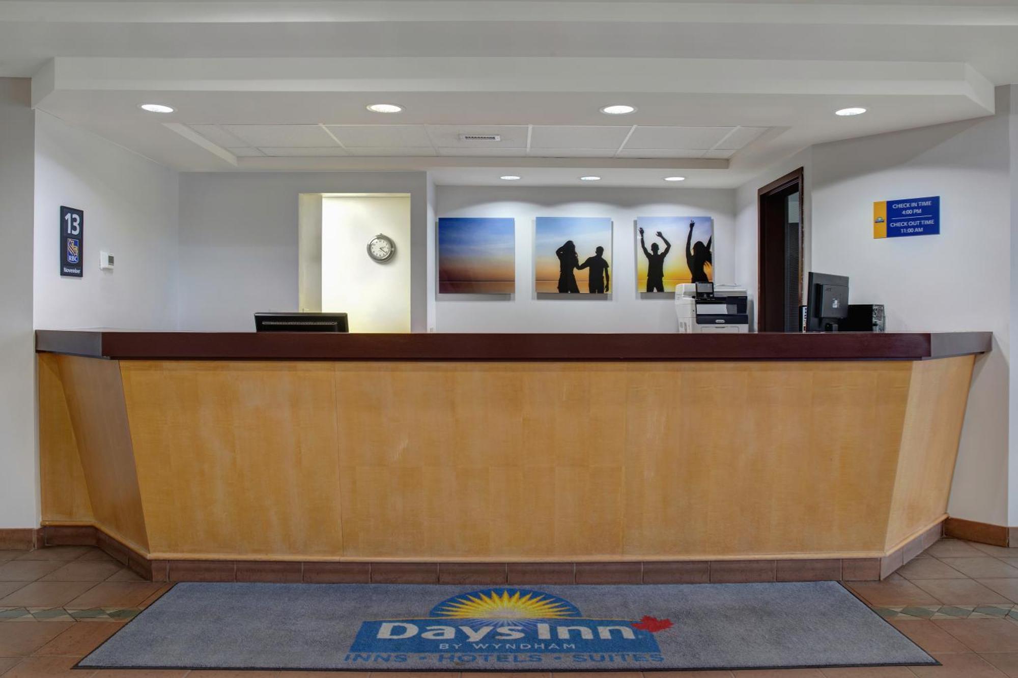 Days Inn By Wyndham ไวท์คอร์ท ภายนอก รูปภาพ
