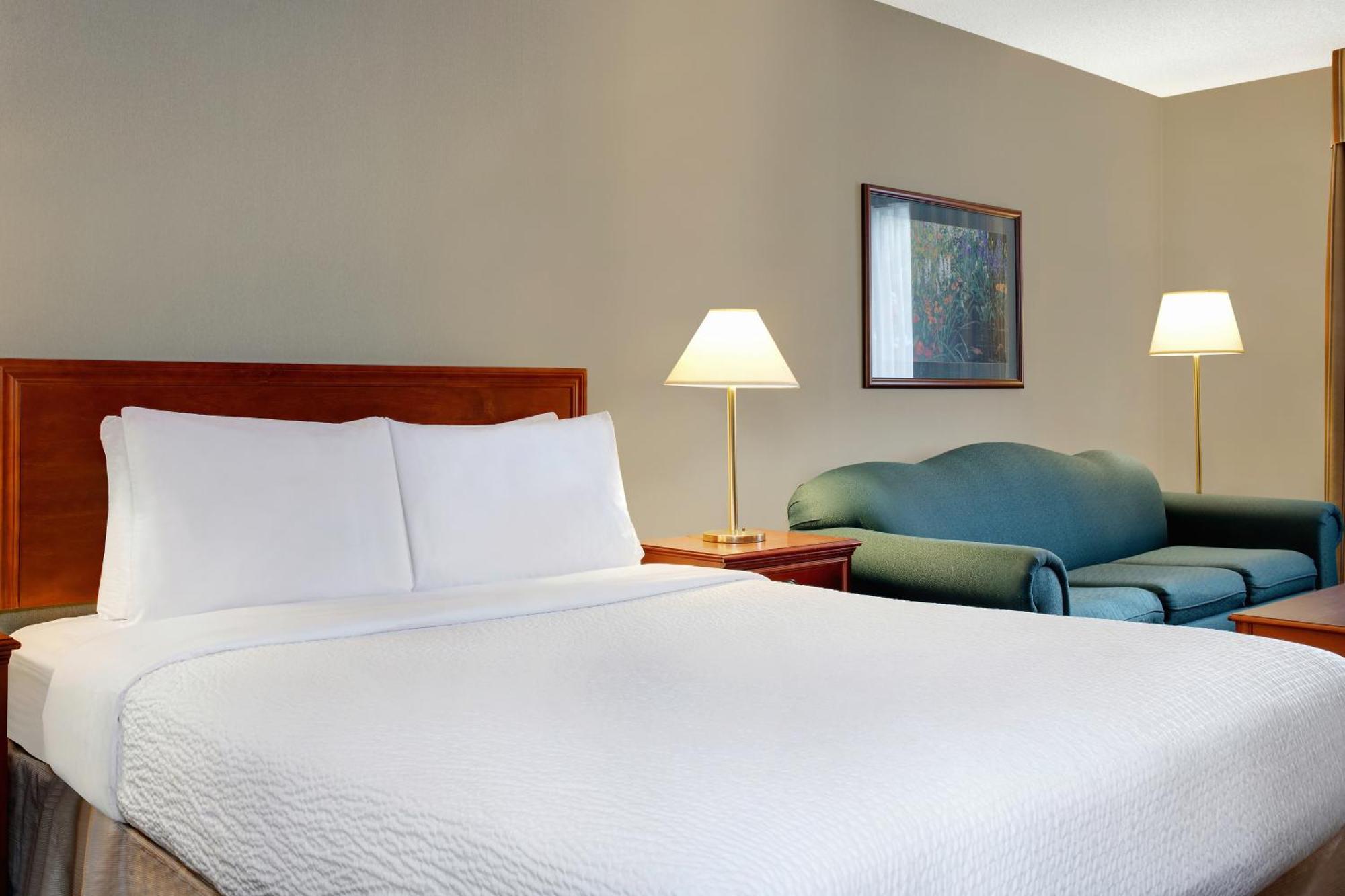 Days Inn By Wyndham ไวท์คอร์ท ภายนอก รูปภาพ