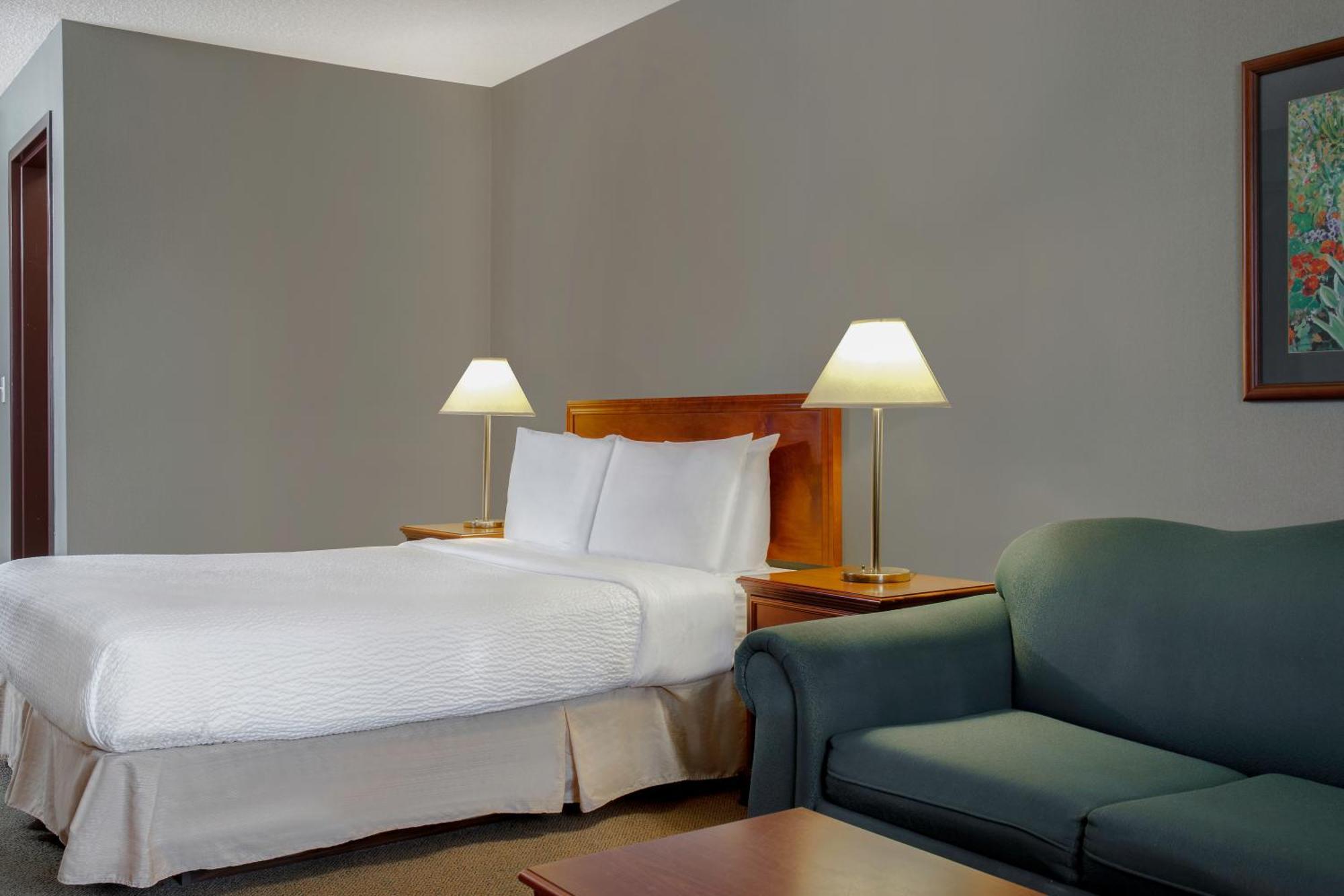 Days Inn By Wyndham ไวท์คอร์ท ภายนอก รูปภาพ